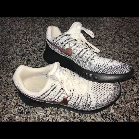 Nike Shoes - Nike Lunarlon Shoes